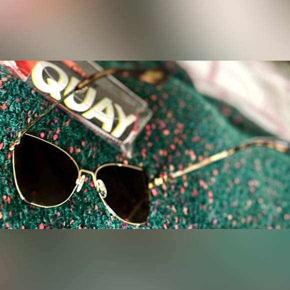 Quay Australia Glow Up Cat-Eye Sunglasses Gold Tortoiseshell NWT
